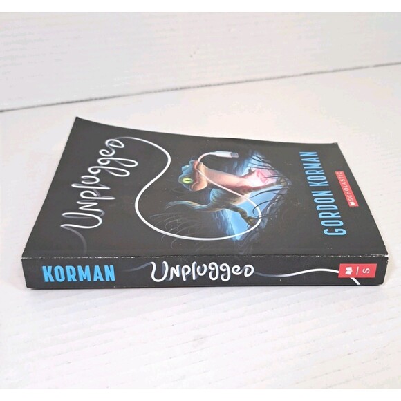 Unplugged - Paperback By Korman, Gordon - GOOD Signed Signature Book Autograph - Picture 3 of 6